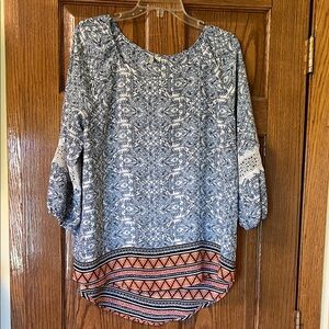 Winter sale 3 for 10 ❄️ Blue and Orange Patterned Women's Top